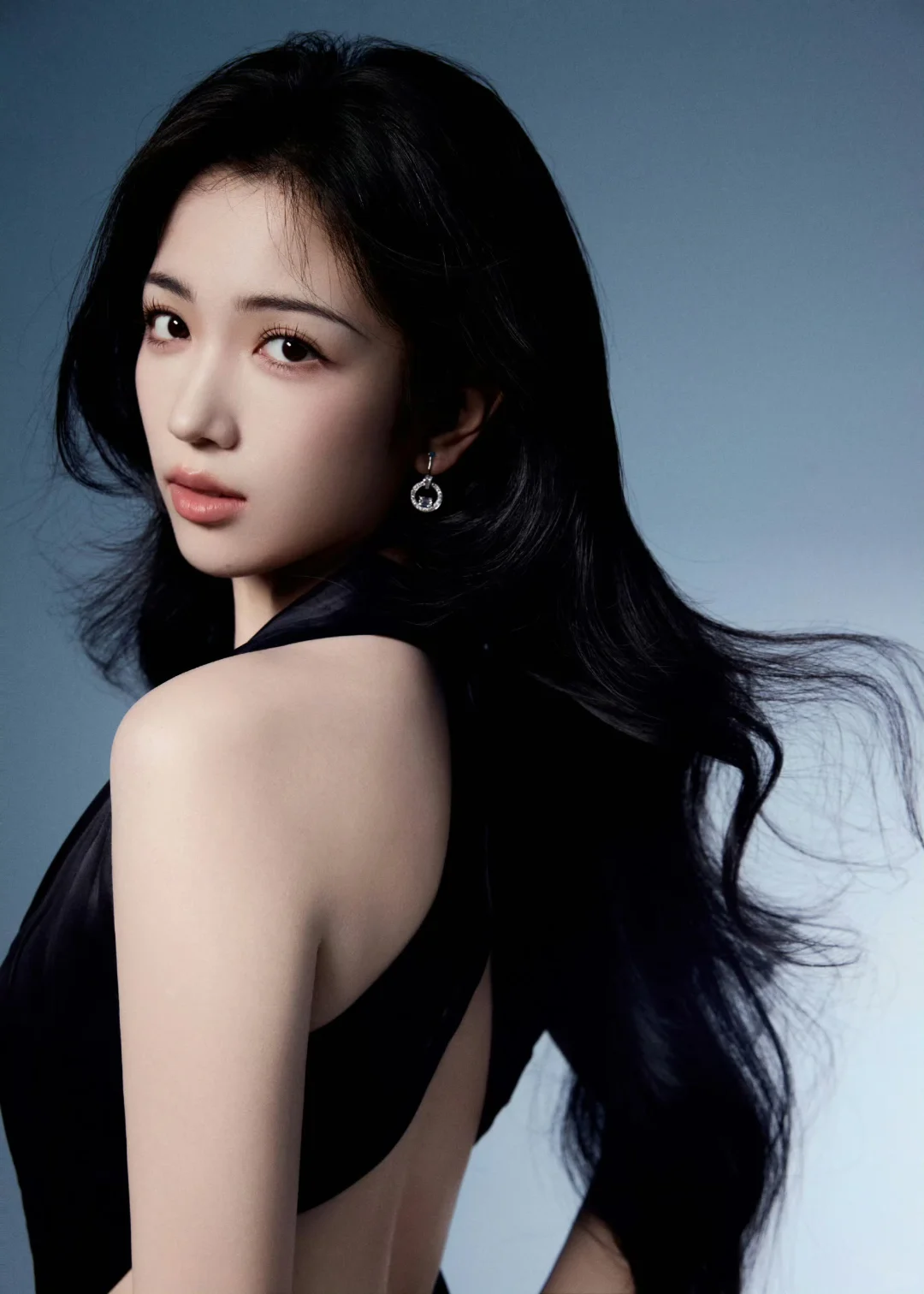 代露娃尖叫之夜红毯🐈‍⬛黑色镂空长裙好迷人