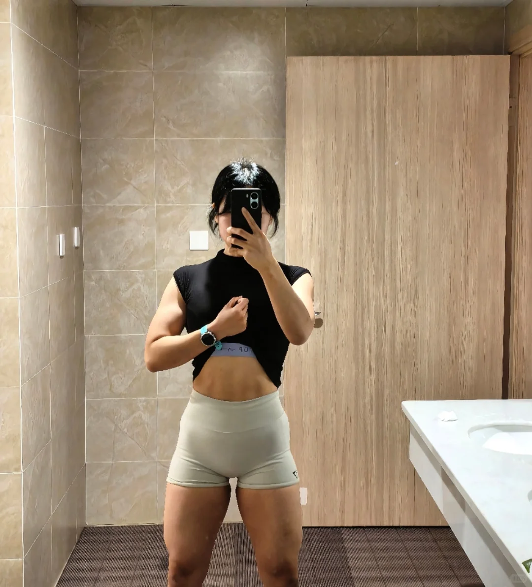 逐渐蛙化的女教练