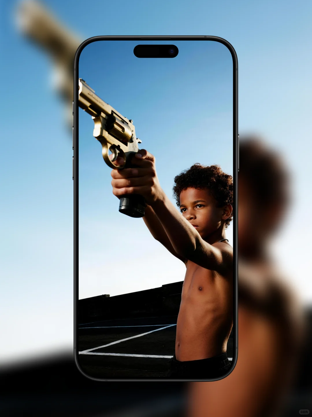 关于男孩和枪，力量感套装壁纸