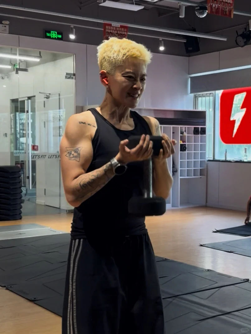 女生！练的菜 不如练的帅！