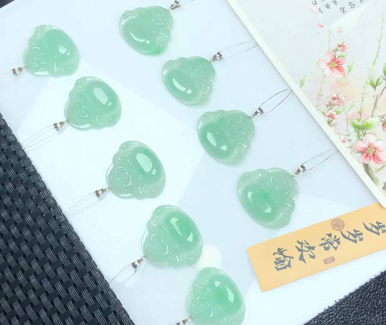 18K金天然翡翠护身佛 翡翠佛公