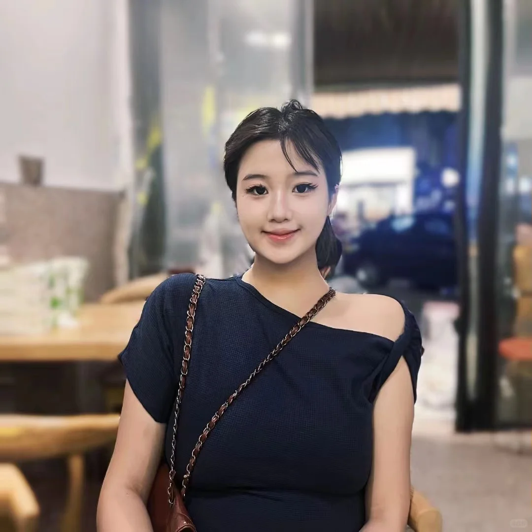 90E🐻甜妹脸辣妹身材的美术老师