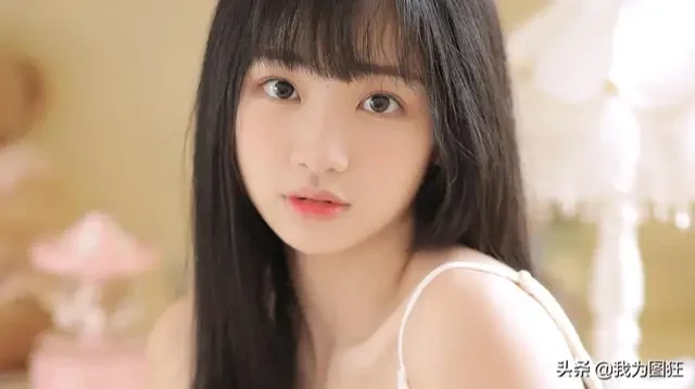 肤如凝脂貌若桃花美女写真