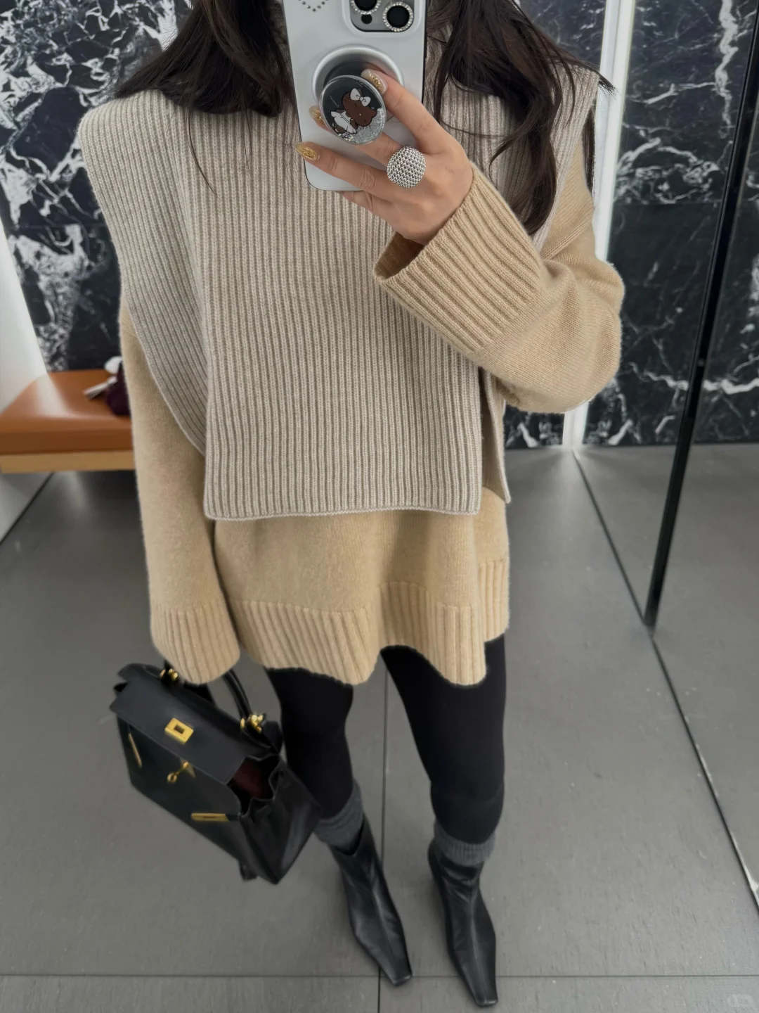 暖光，落叶，甜品🍮和鲜花