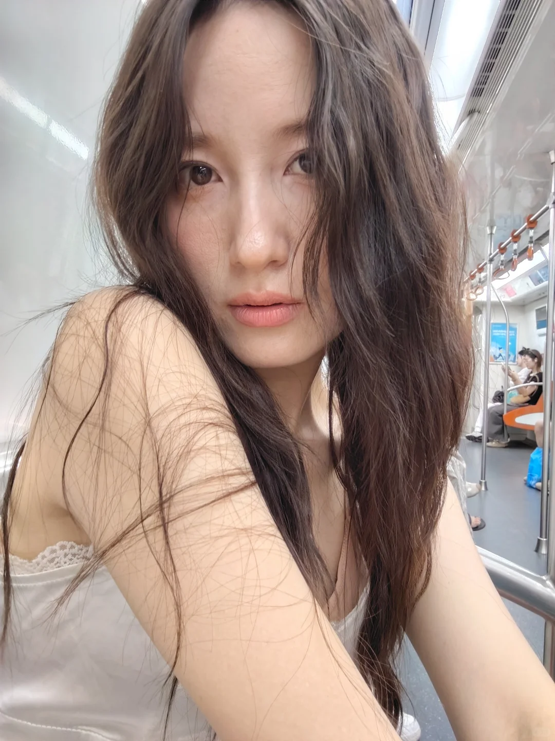 爱无美颜无滤镜的女丫