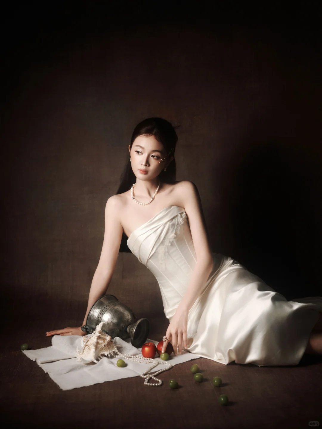 吴宣仪尖叫之夜珍珠抹胸白裙✨纯欲白月光