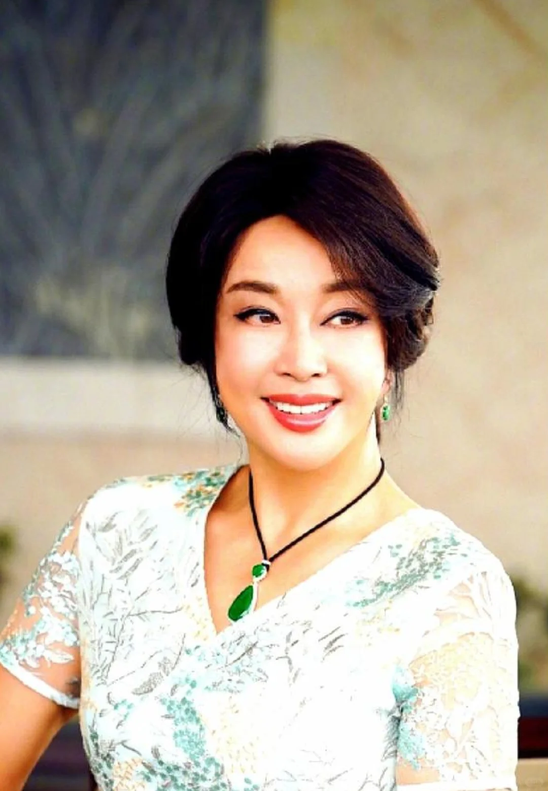 71岁刘晓庆演少女❗她为啥不肯服老？？