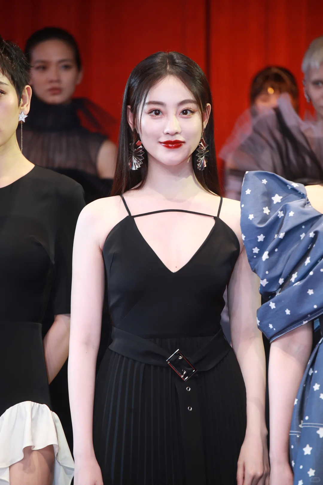 祝绪丹 深V吊带黑裙 原图［205P］