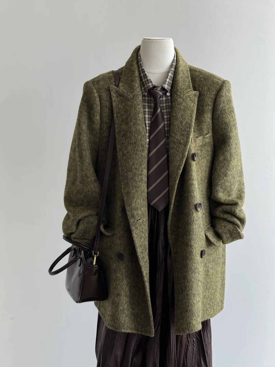 复古棕绿色系穿搭🌴油画绿西装好好看啊