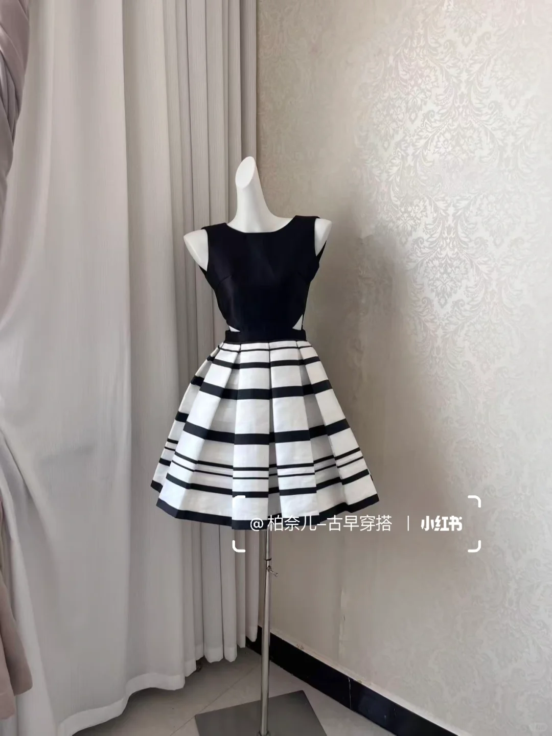 几十万人在蹲的连衣裙