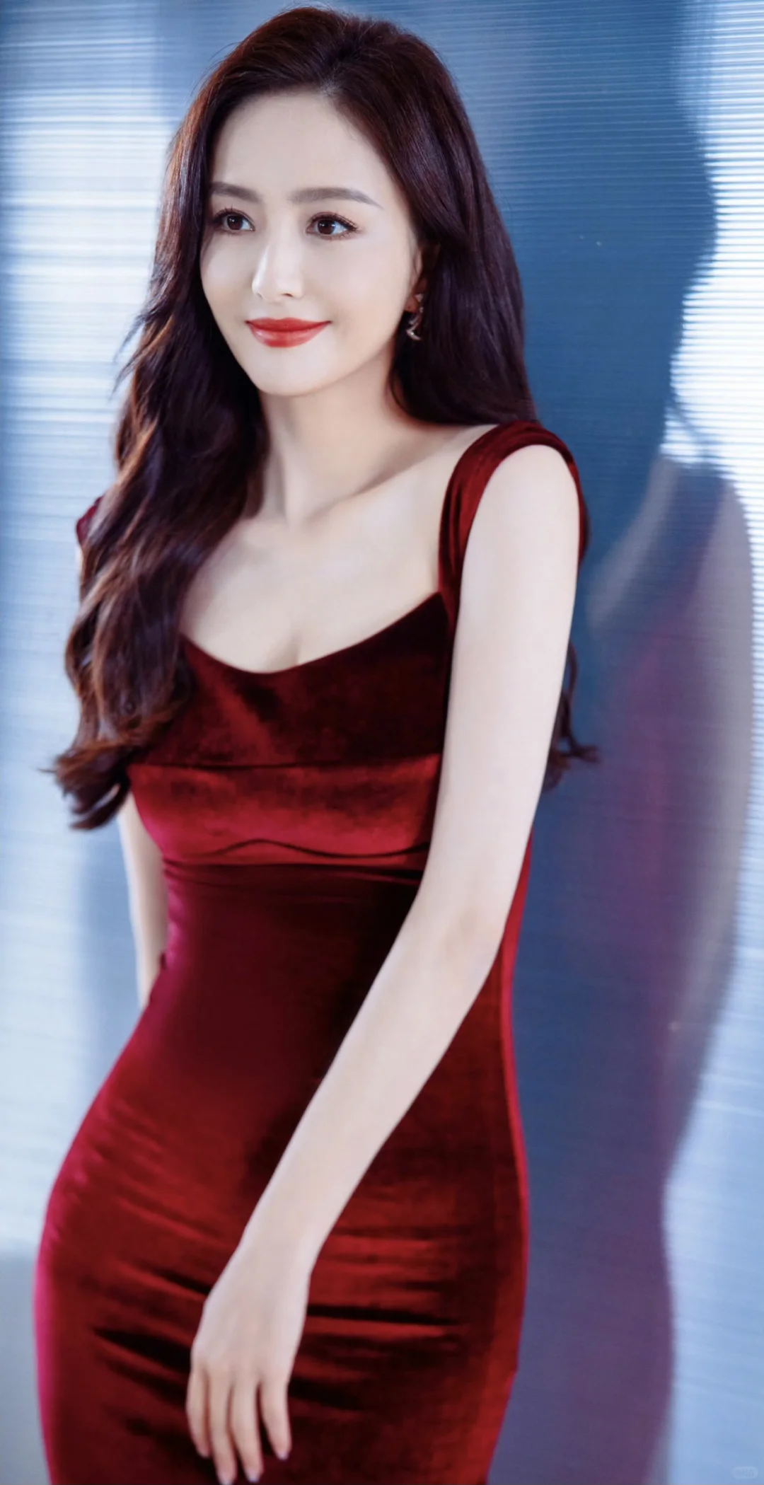 佟丽娅-红裙可真是风情万种啊