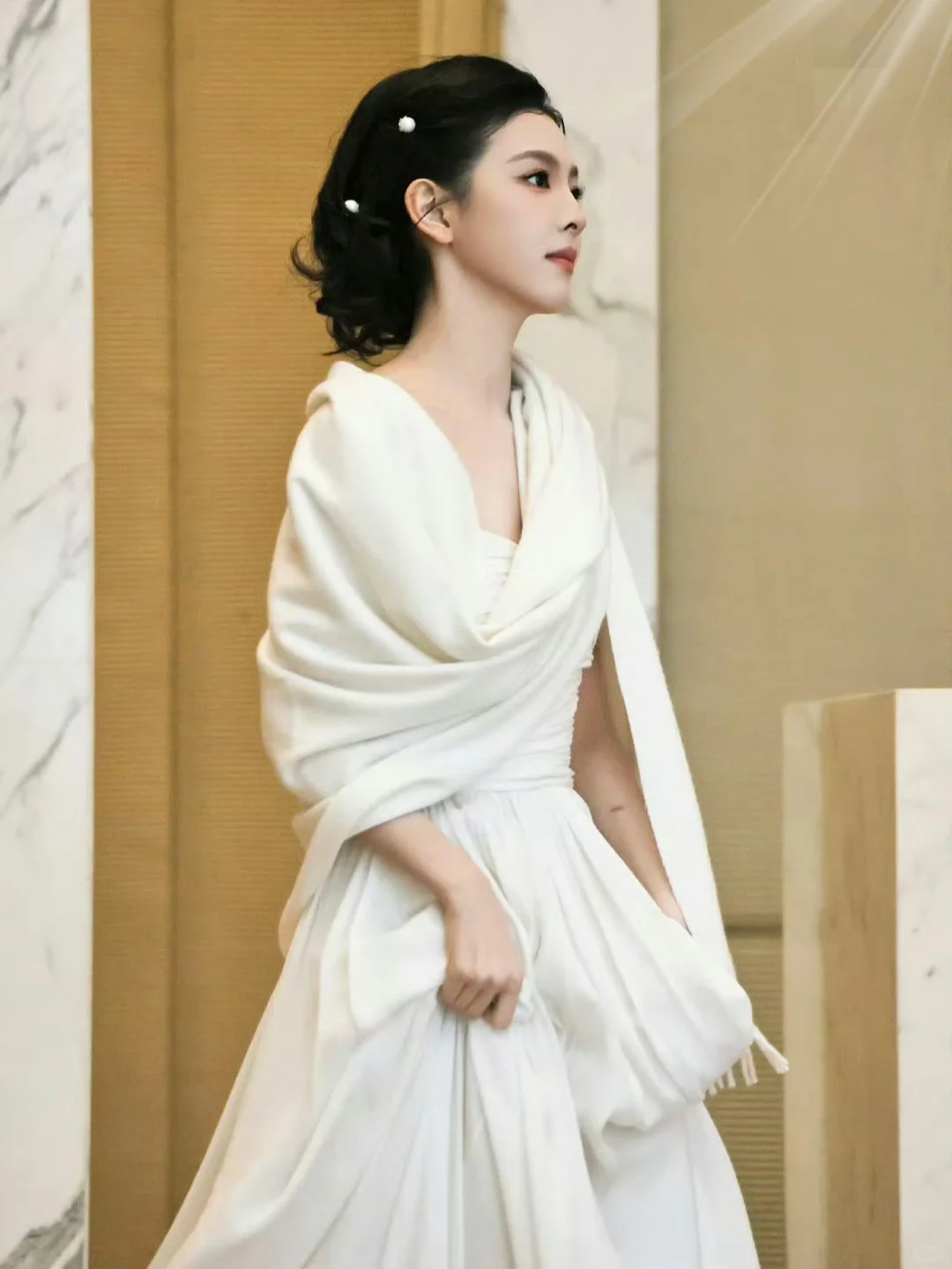 这一刻，她胜似天使降临人间✨