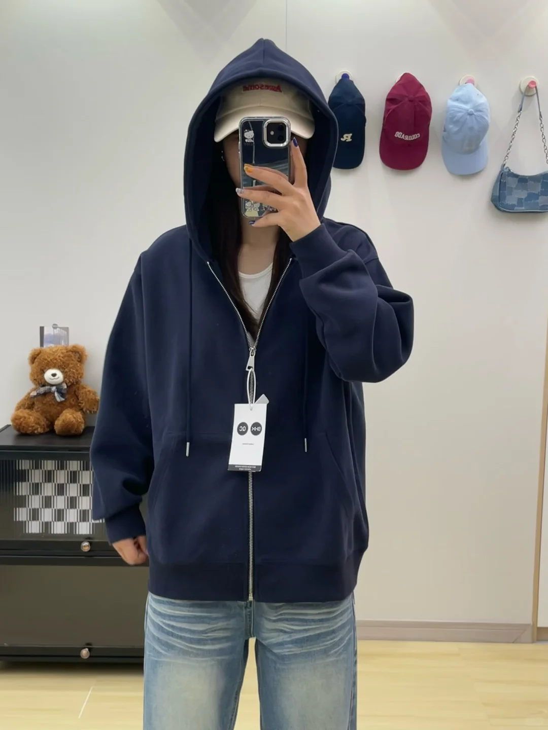 我爸厂里新做的卫衣外套，大家帮忙提提建议