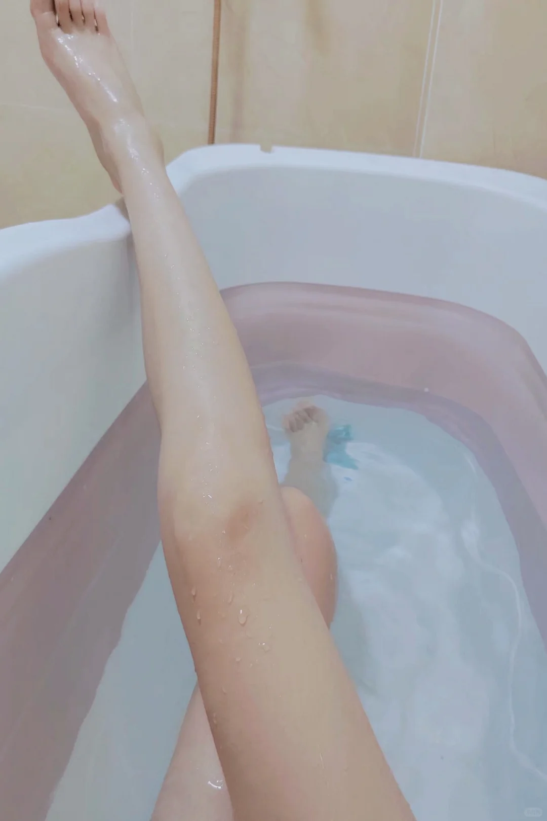 “慵懒时刻 沉浸自己的世界里”