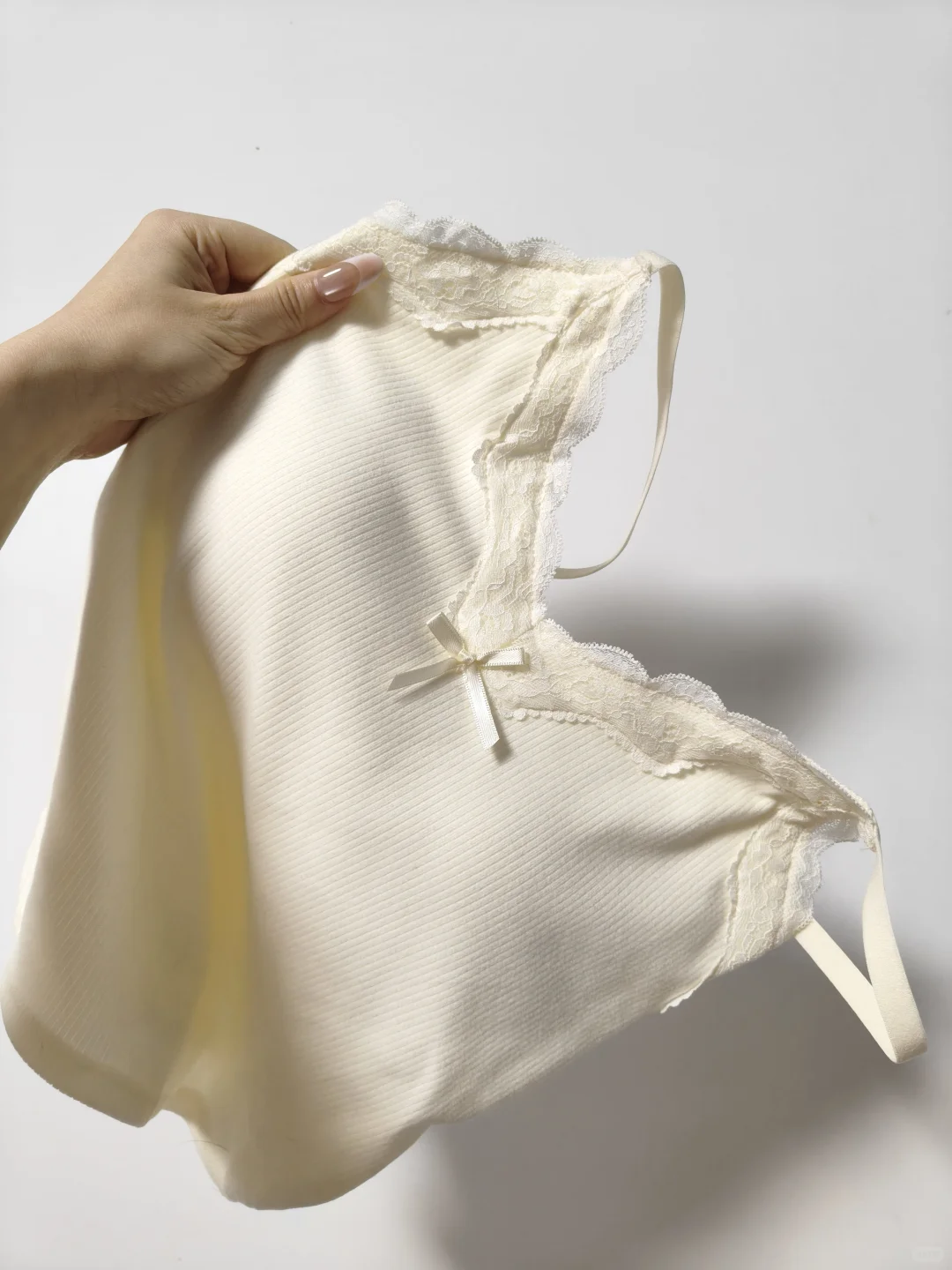 是谁还没有一件好看的保暖吊带呀？