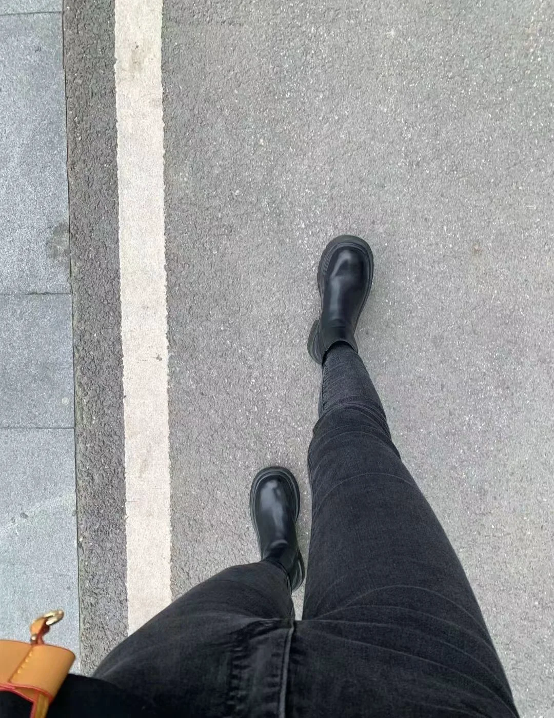 时尚什么时候轮回到小脚裤