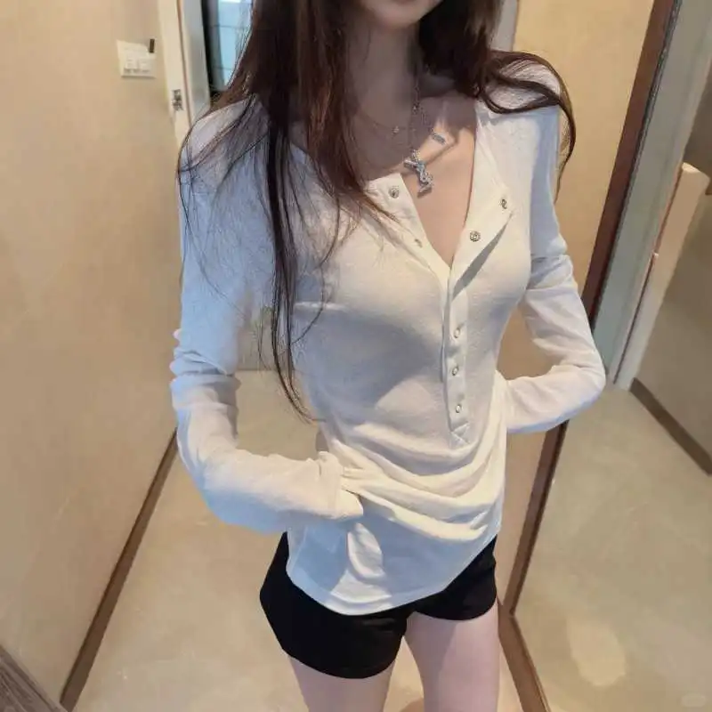 美式辣妹风白色半开领T恤超绝！🔥