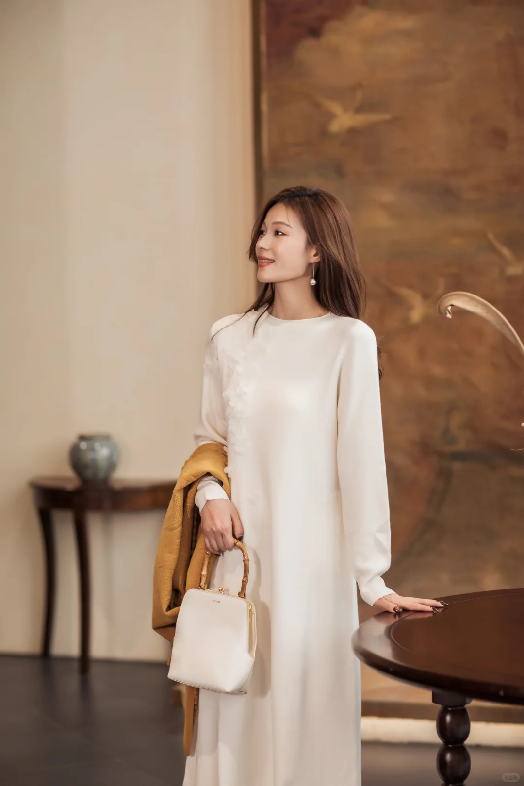 在秋冬的温柔包裹下，女人味十足～🍂