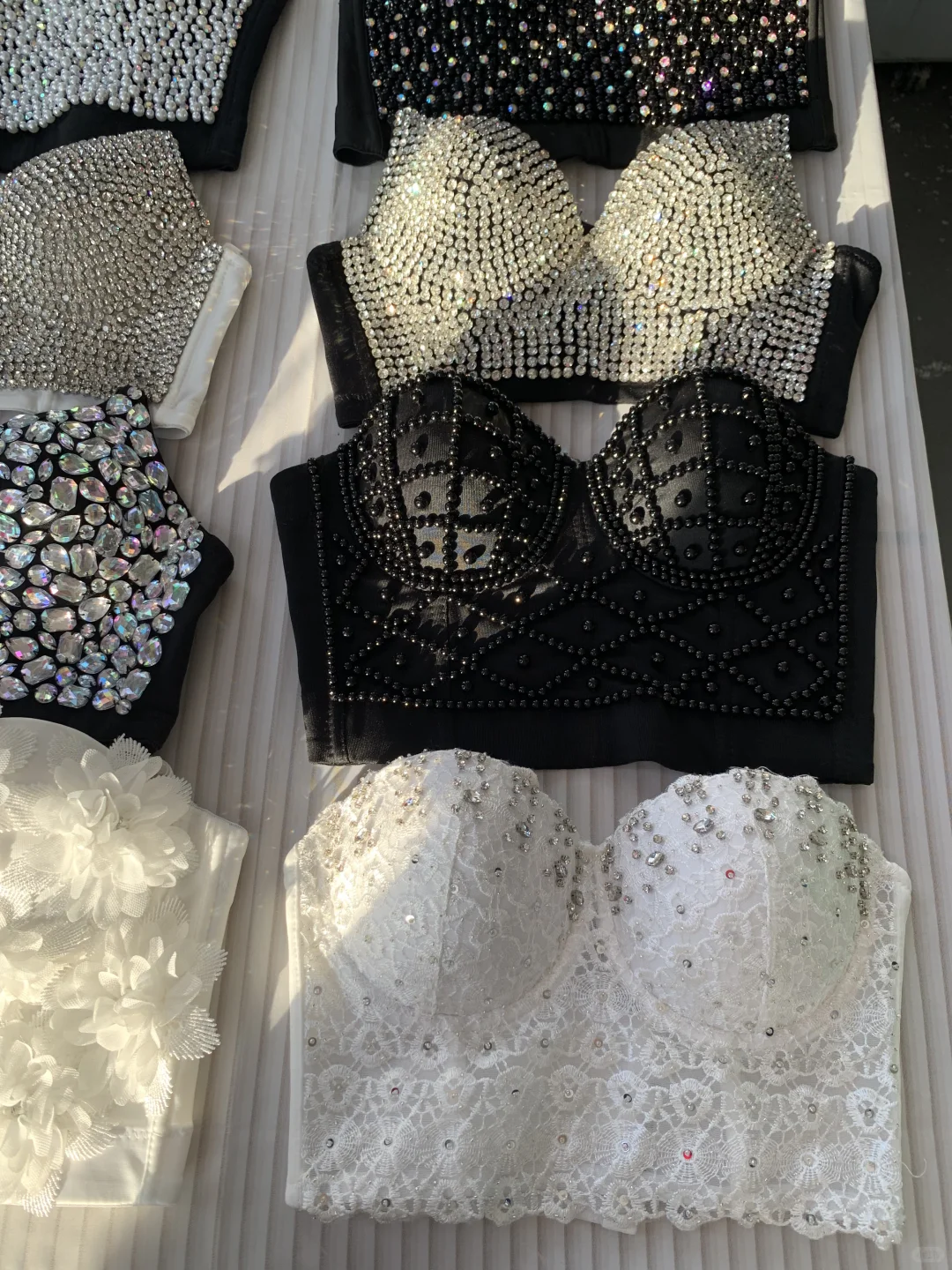 源头工厂｜鱼骨胸衣手工钉珠款，重工巨闪～