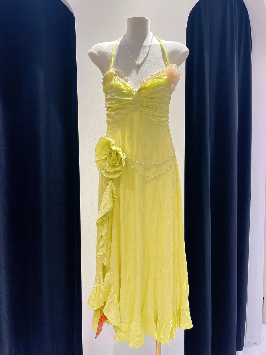 唯一缺点:泳装款式太多，挑花眼！！！