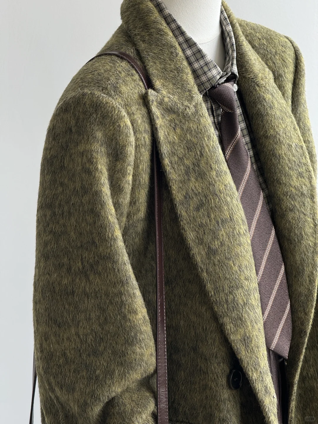 复古棕绿色系穿搭🌴油画绿西装好好看啊