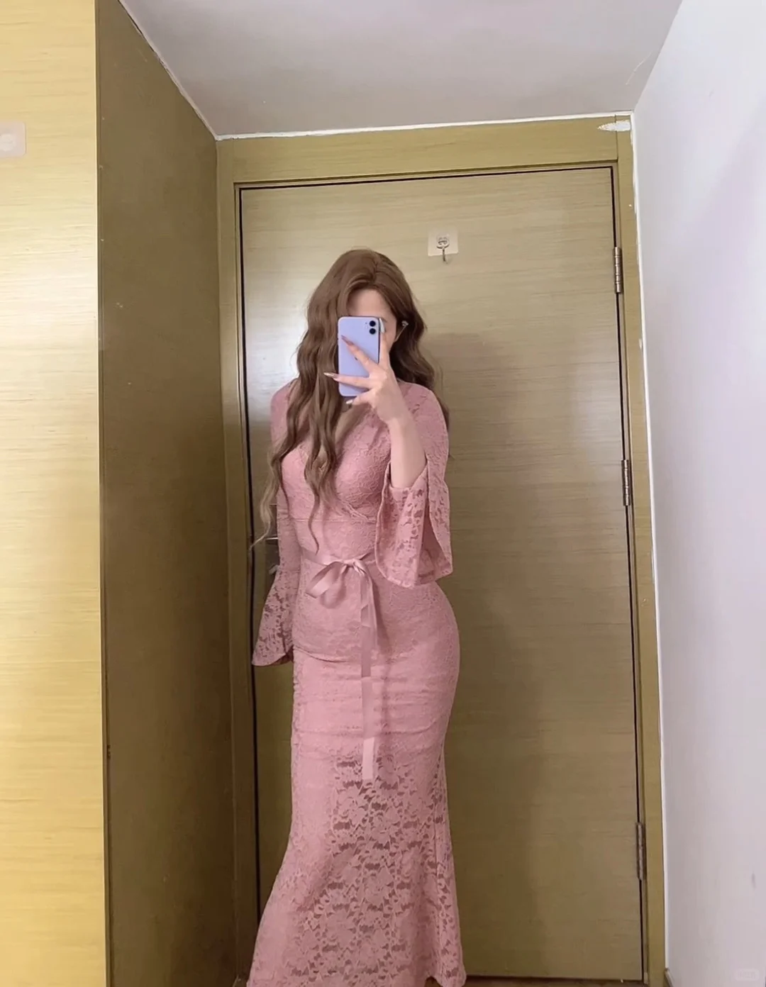 滑一下，00后女大学生的少妇感穿搭