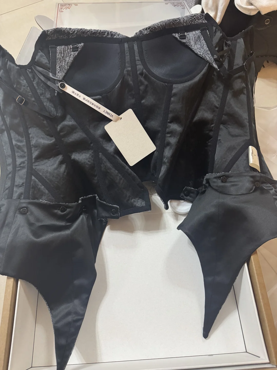 venney吸血伯爵试穿