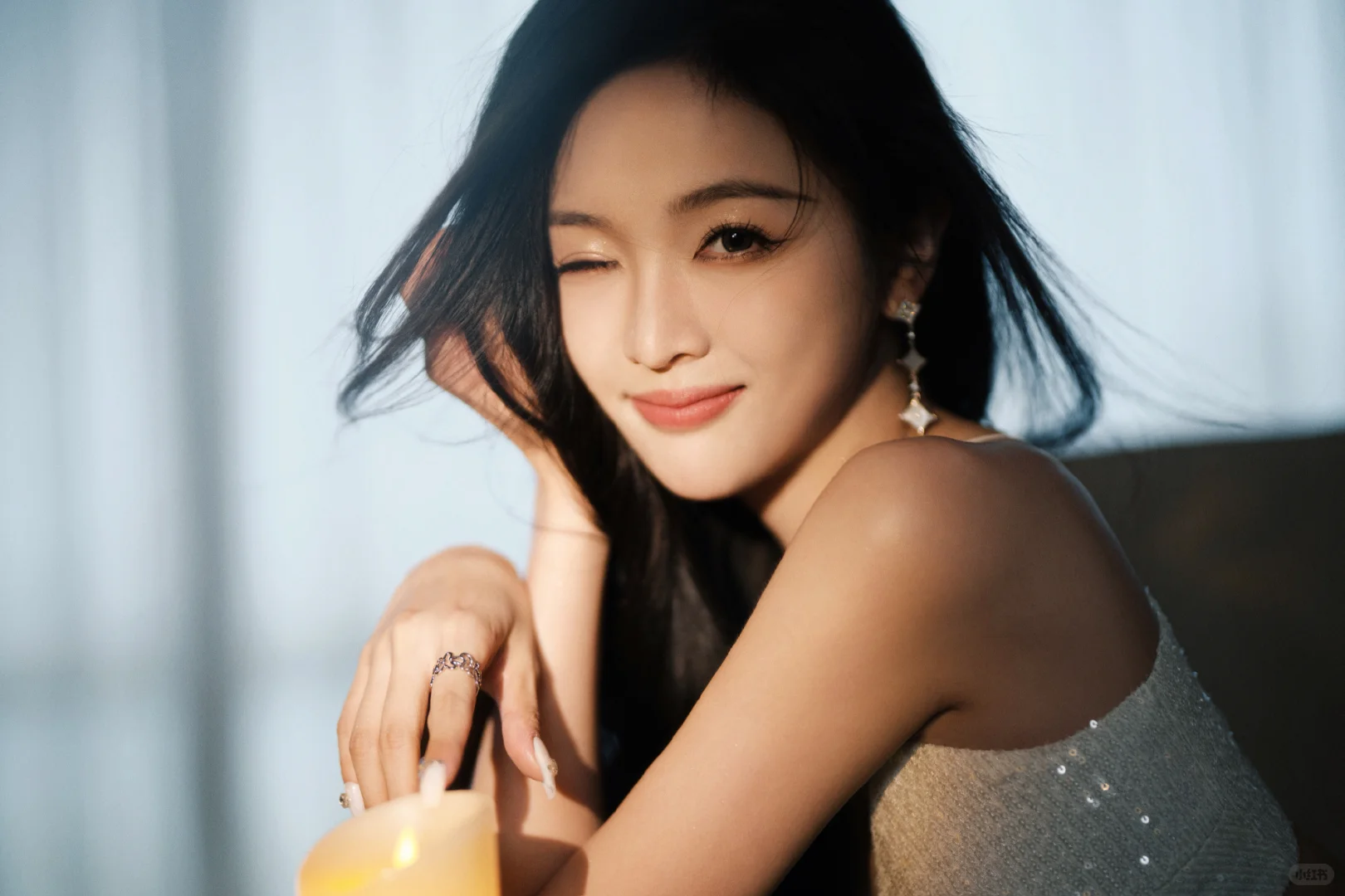 吴宣仪 露背掐腰甜欲身材