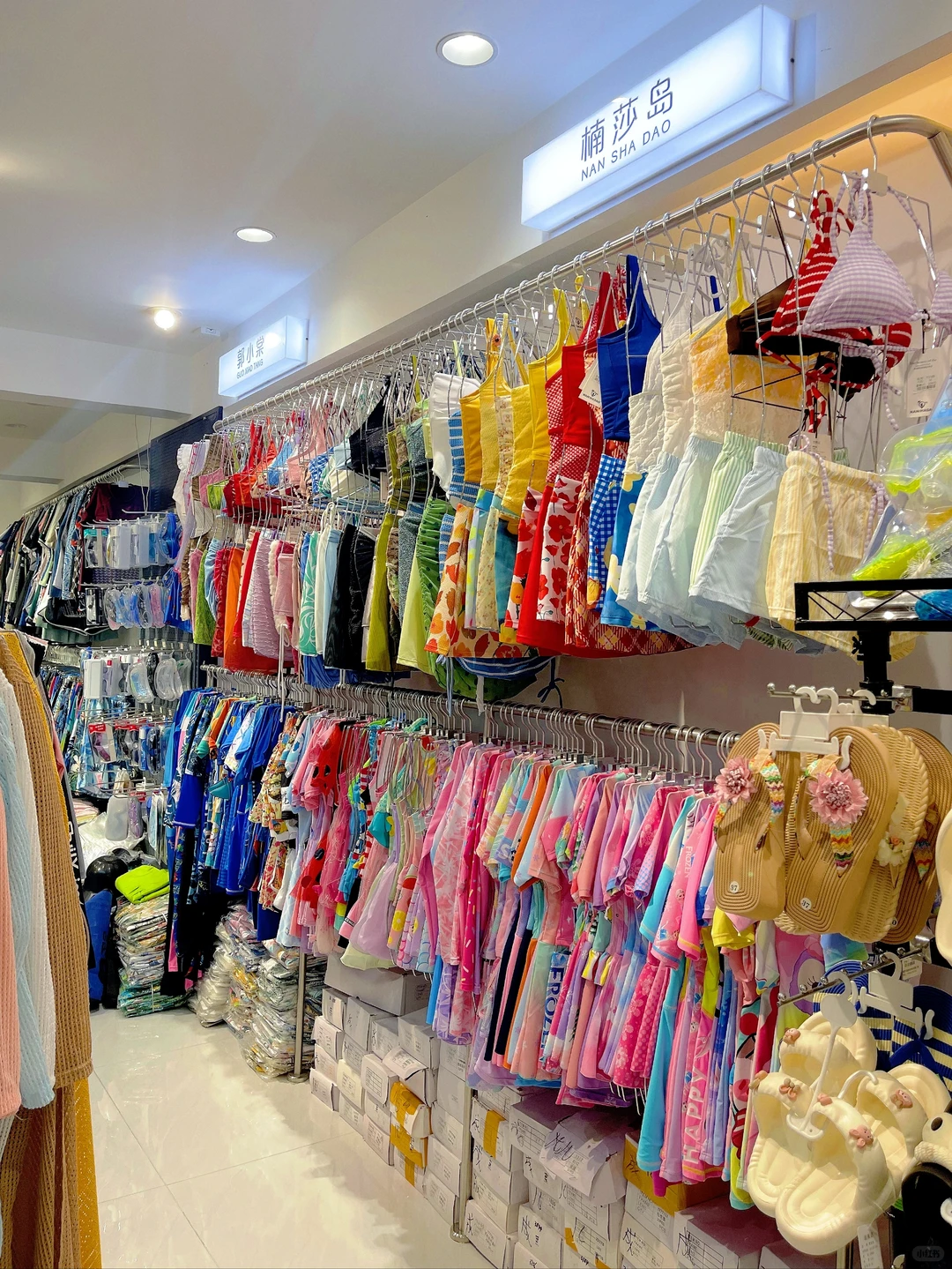 唯一缺点:泳装款式太多，挑花眼！！！