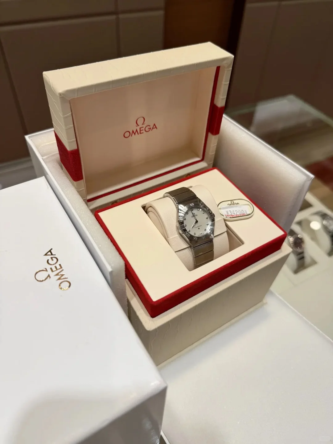 欧米茄星座贝母盘石英女表，双十二🈶惊喜🎊