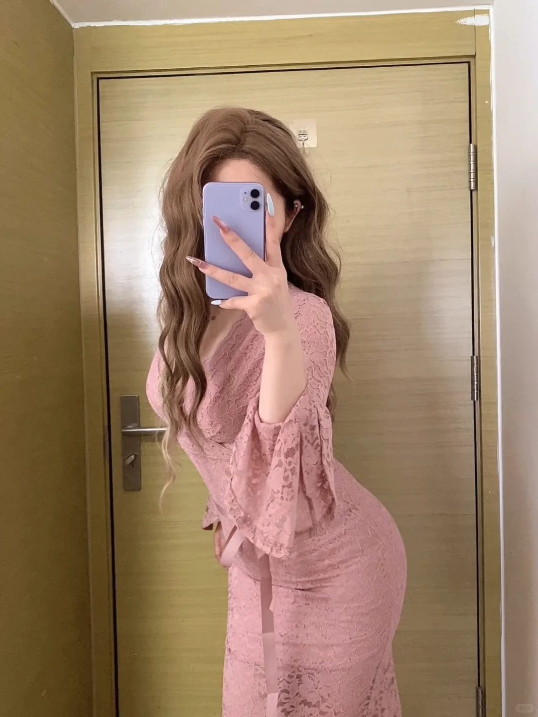 滑一下，00后女大学生的少妇感穿搭