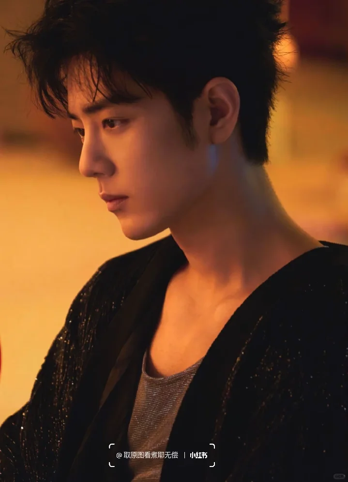 𝙒𝙚𝘾𝙝𝙖𝙩｜肖战壁纸