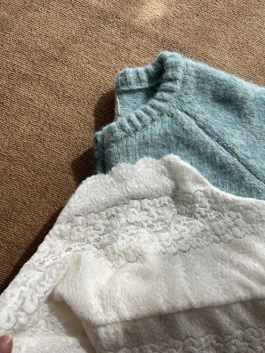 秋冬加绒蕾丝打底衫，又纯又欲~