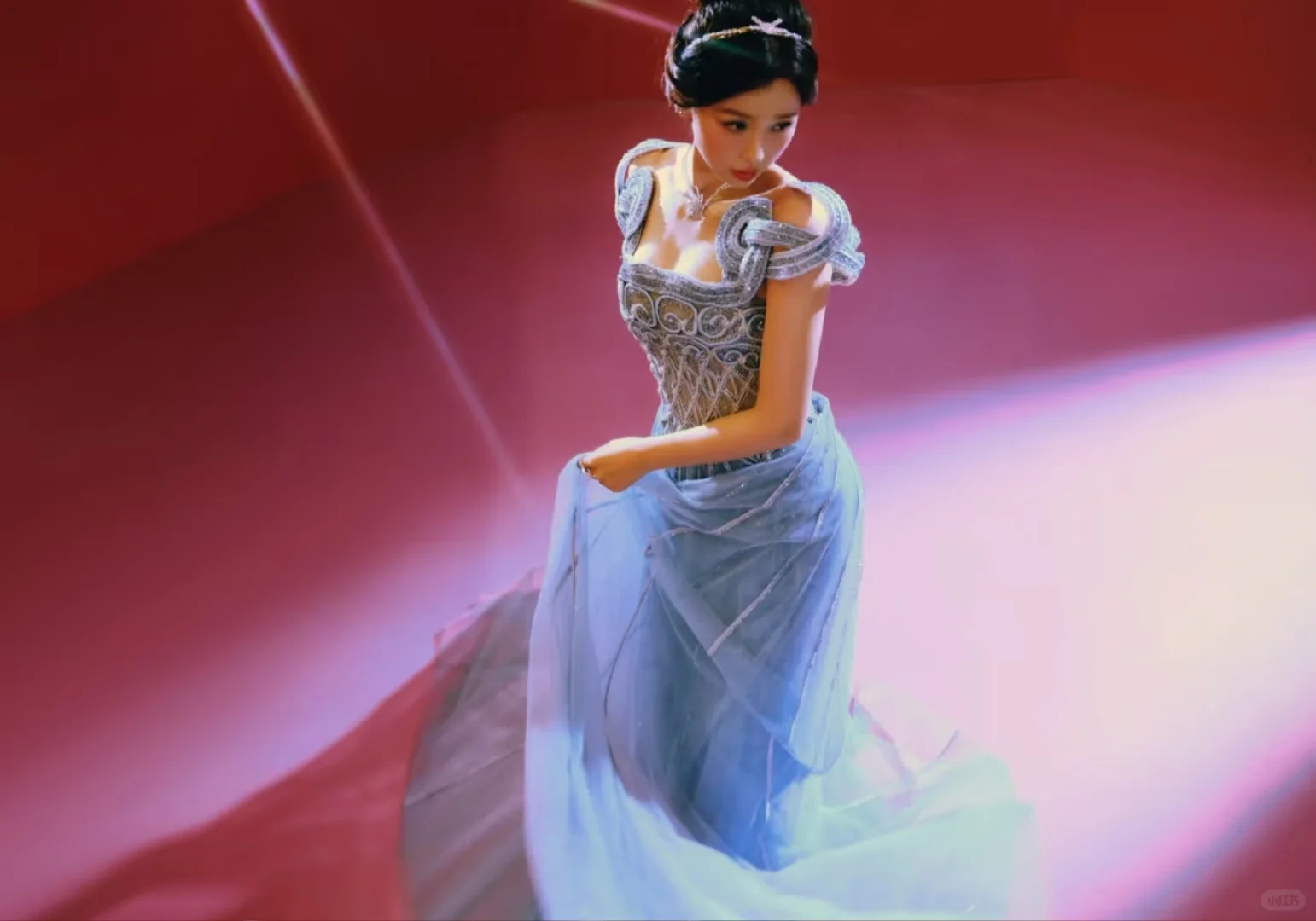 她的美，是不可方物的绝色！