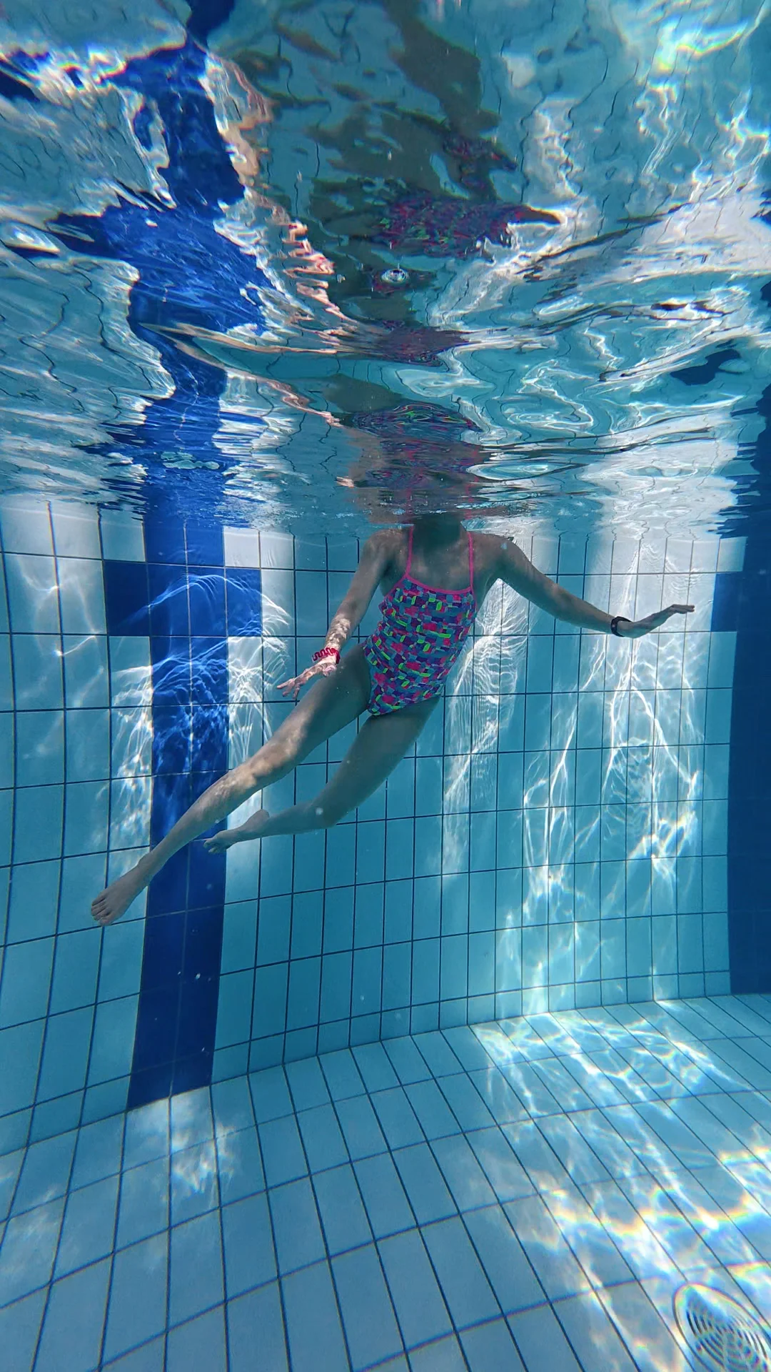 很喜欢的一组泳池照片🫧