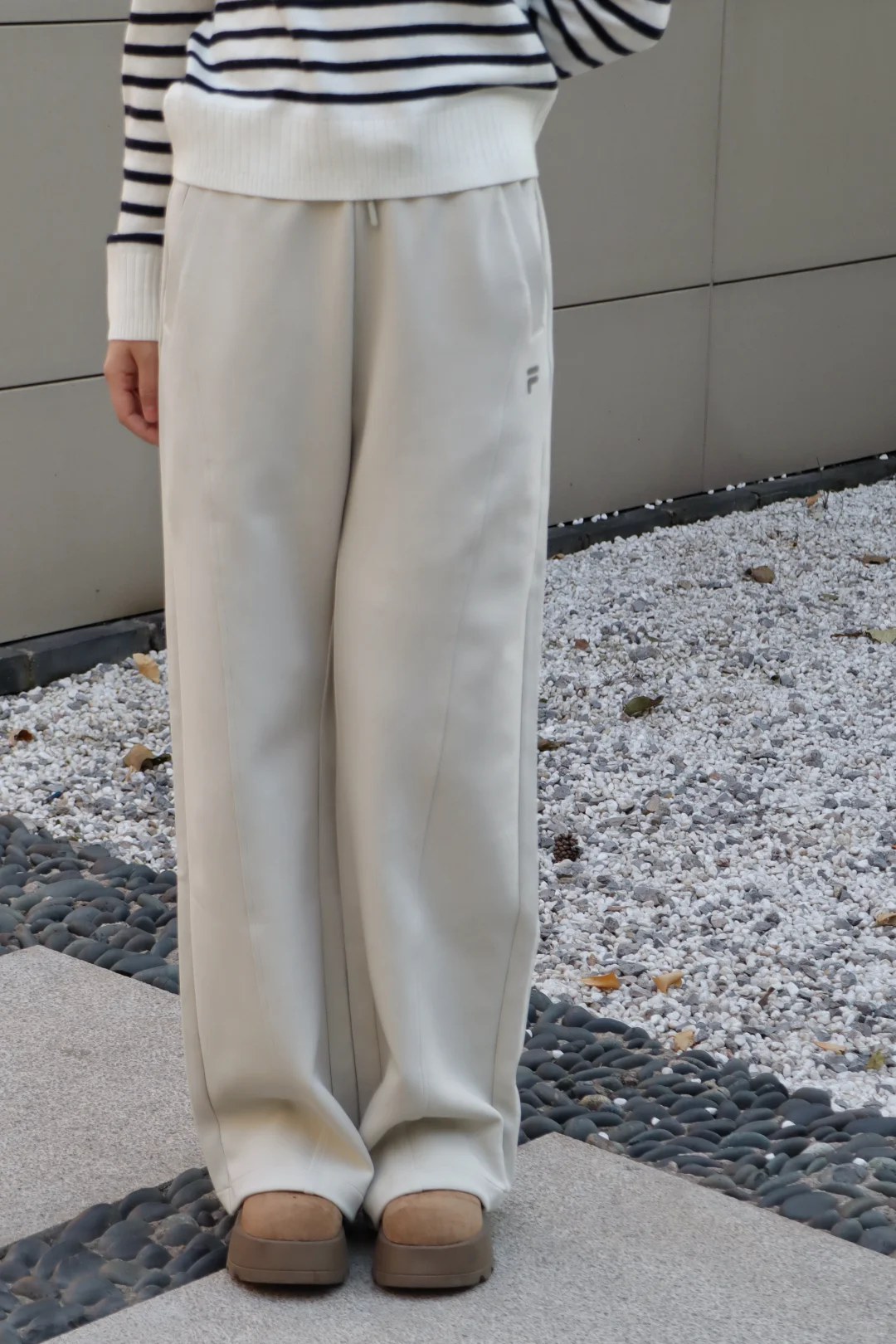 这条FILA裤简直是‘懒人福音’