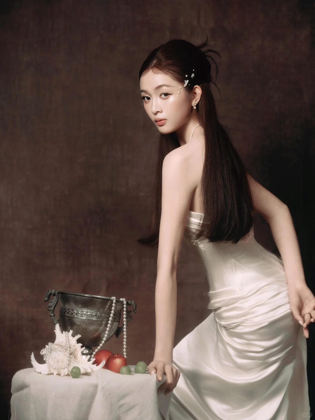 吴宣仪尖叫之夜珍珠抹胸白裙✨纯欲白月光