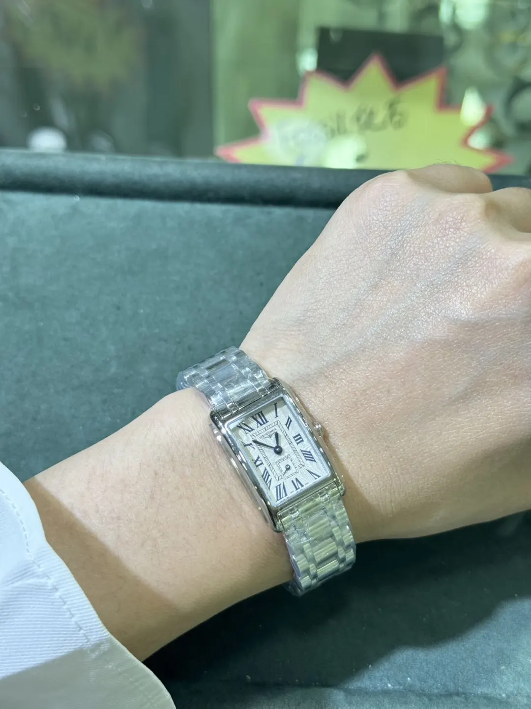 左滑～变身兔子警官制服逮捕你