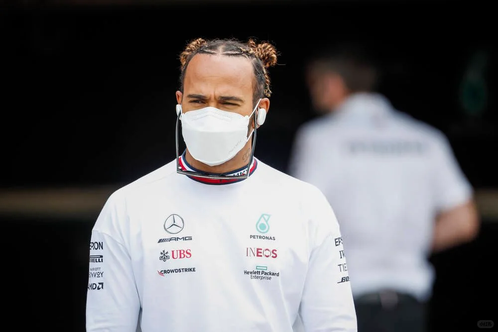 双丸子头美少女