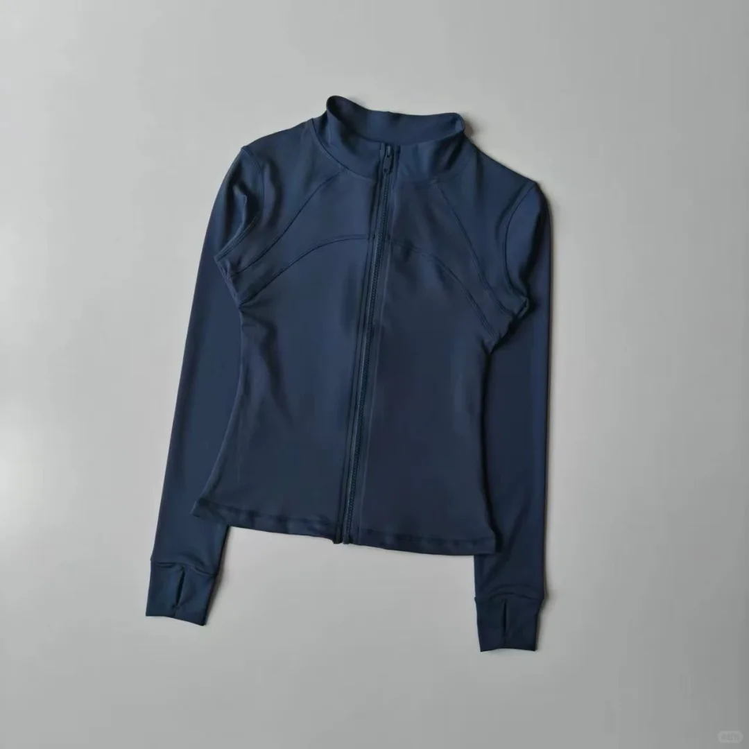 秋冬运动穿搭刚需｜这件加绒运动外套把我锁