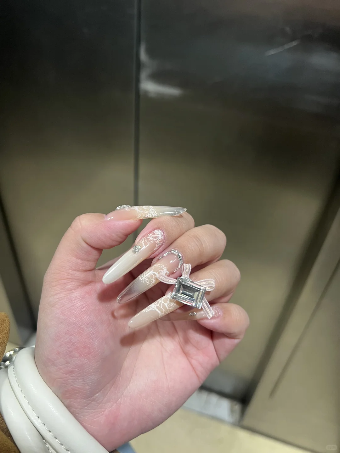 ˚🪡温温柔柔的蕾丝美甲跟秋冬好适配