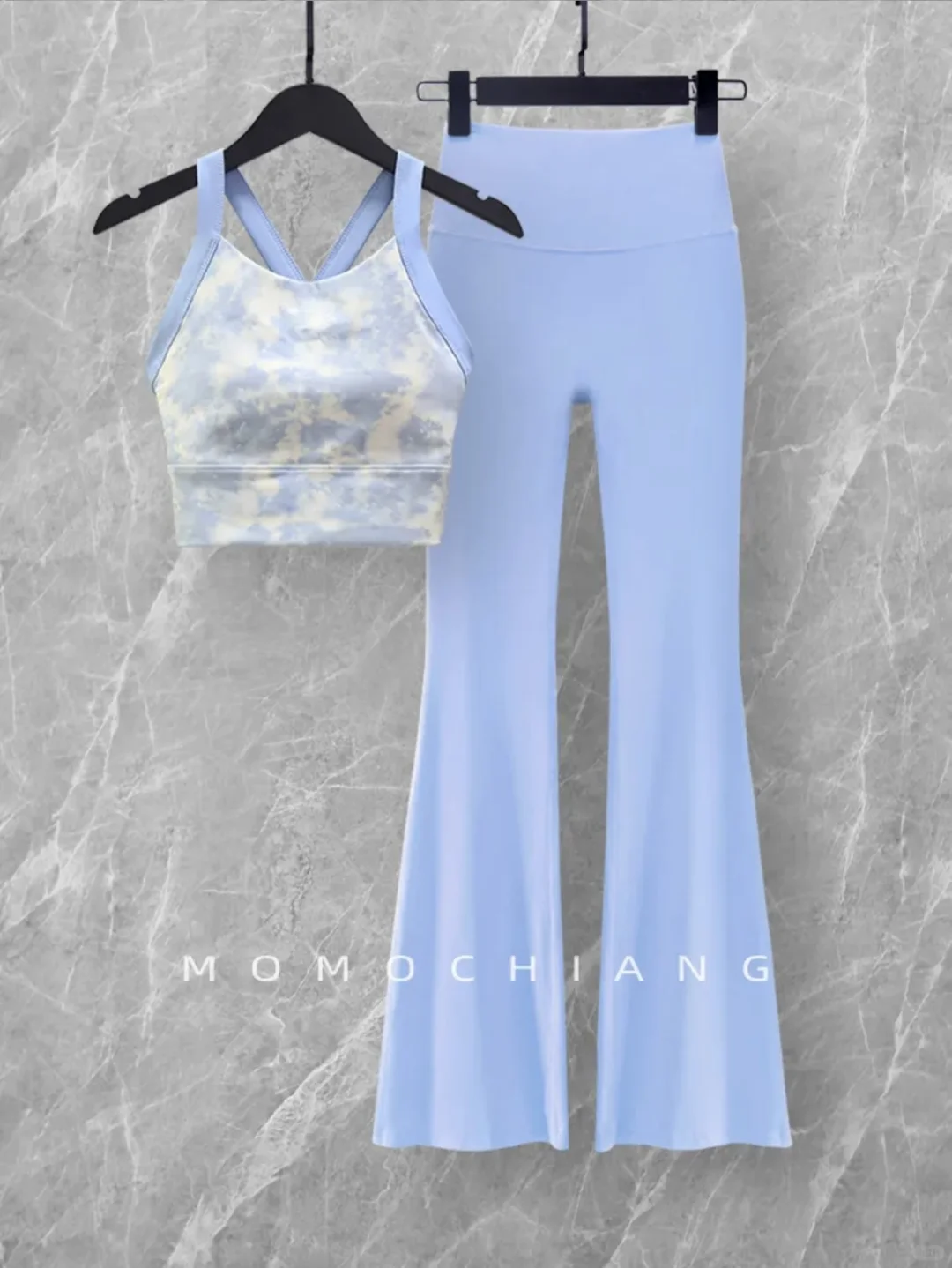 又是一款卖爆的打底背心