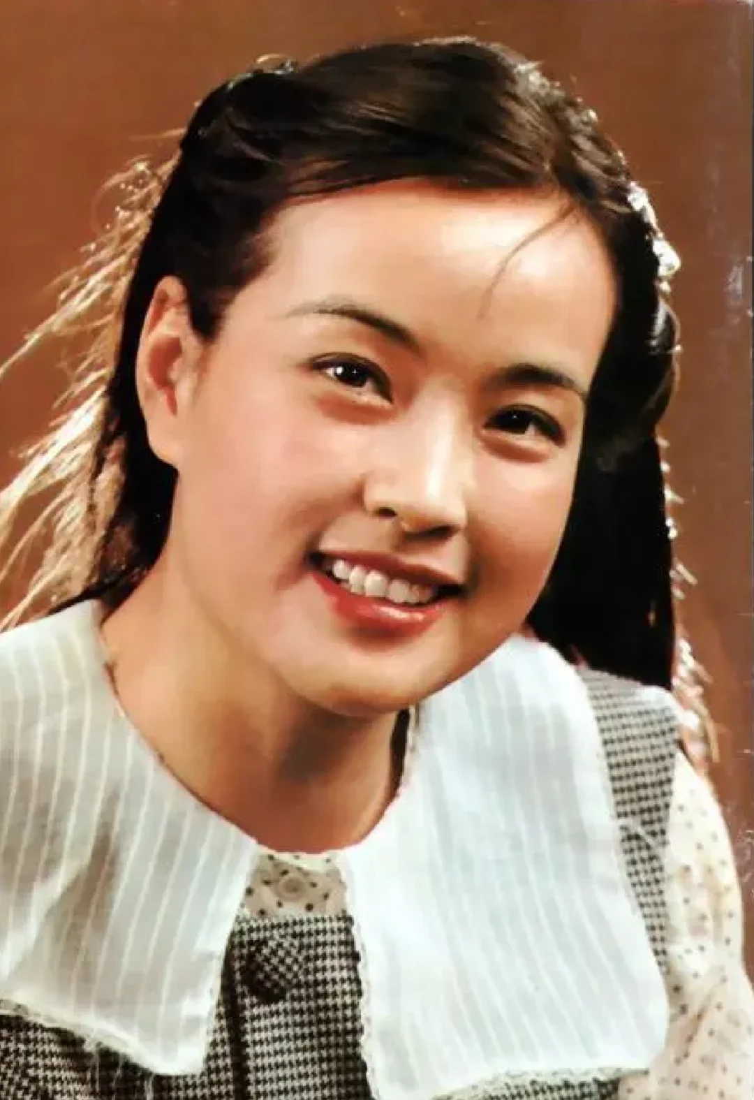 71岁刘晓庆演少女❗她为啥不肯服老？？