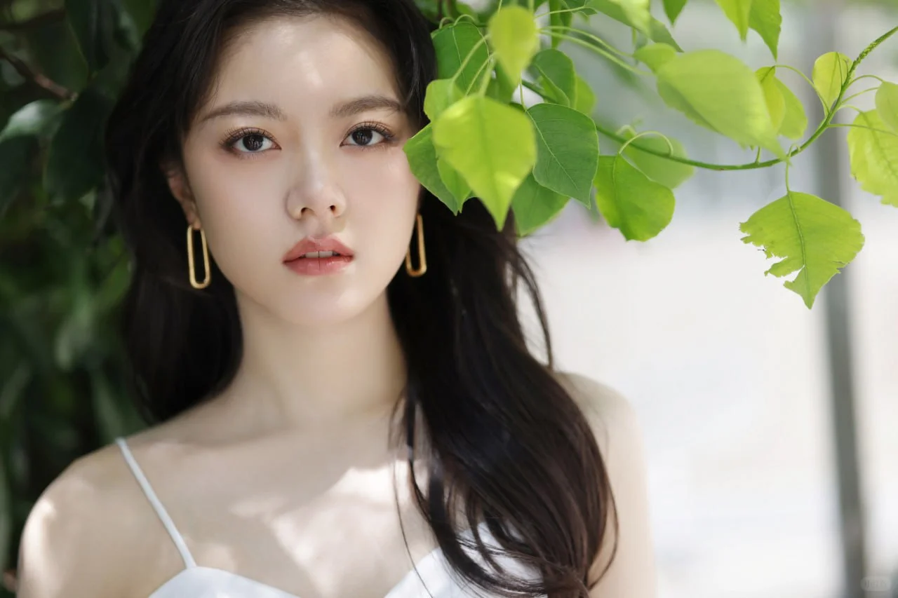 #赵今麦 白色吊带裙唯美写真