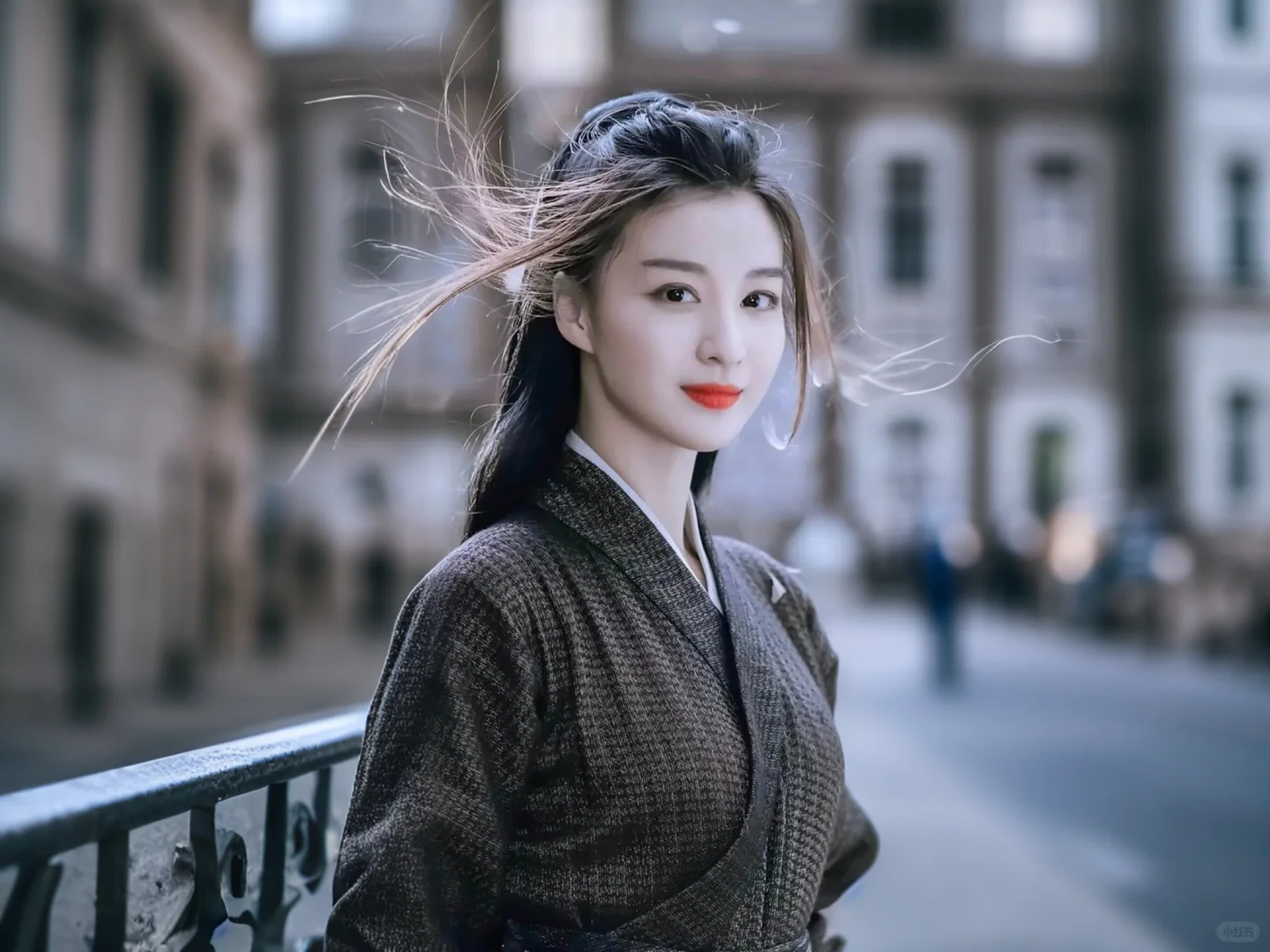 王楚然杀疯了！红毯裸背封神还秒变搞笑女，