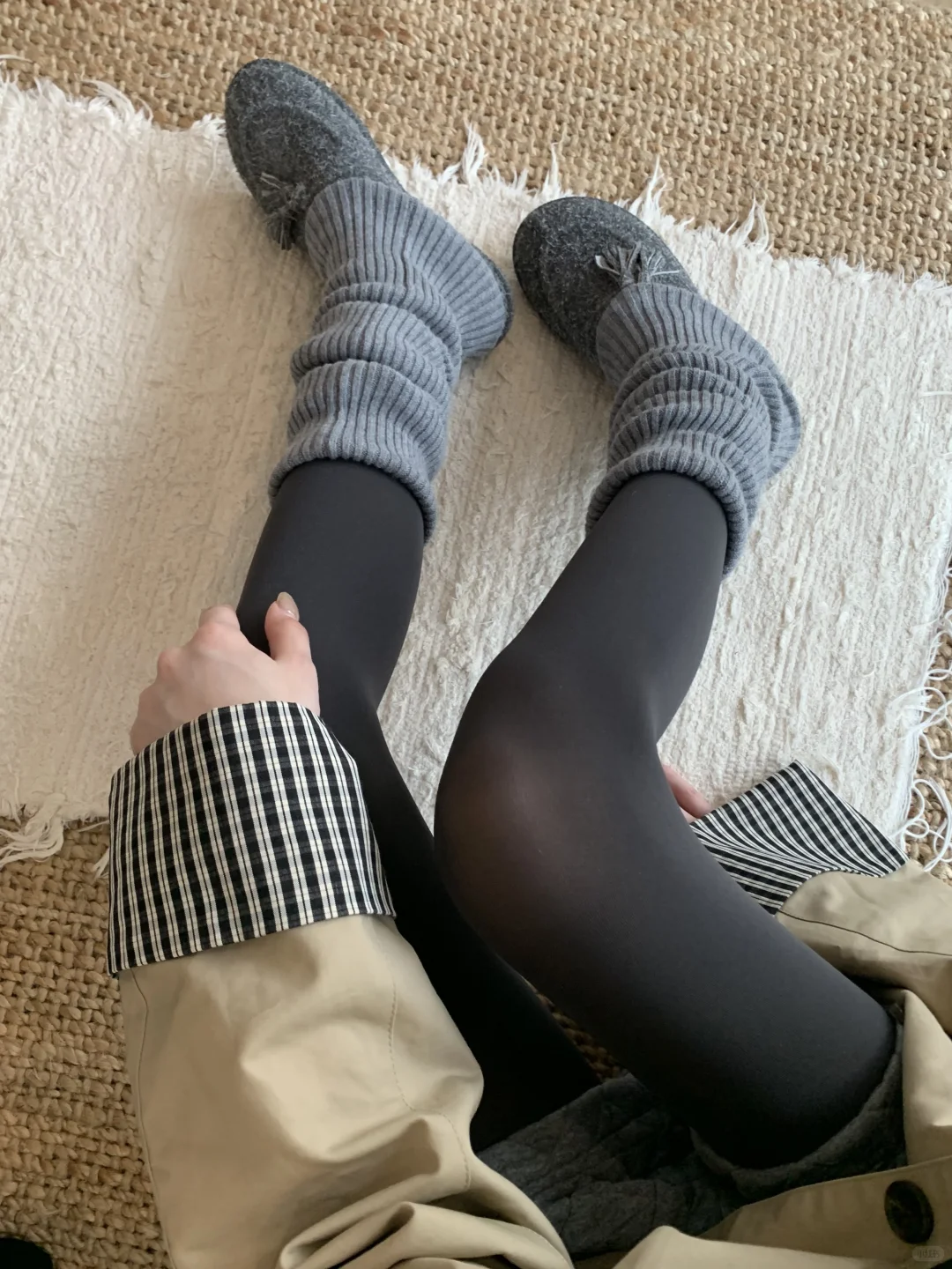 韩系all grey～冬天袜套叠穿裤袜都学起来！
