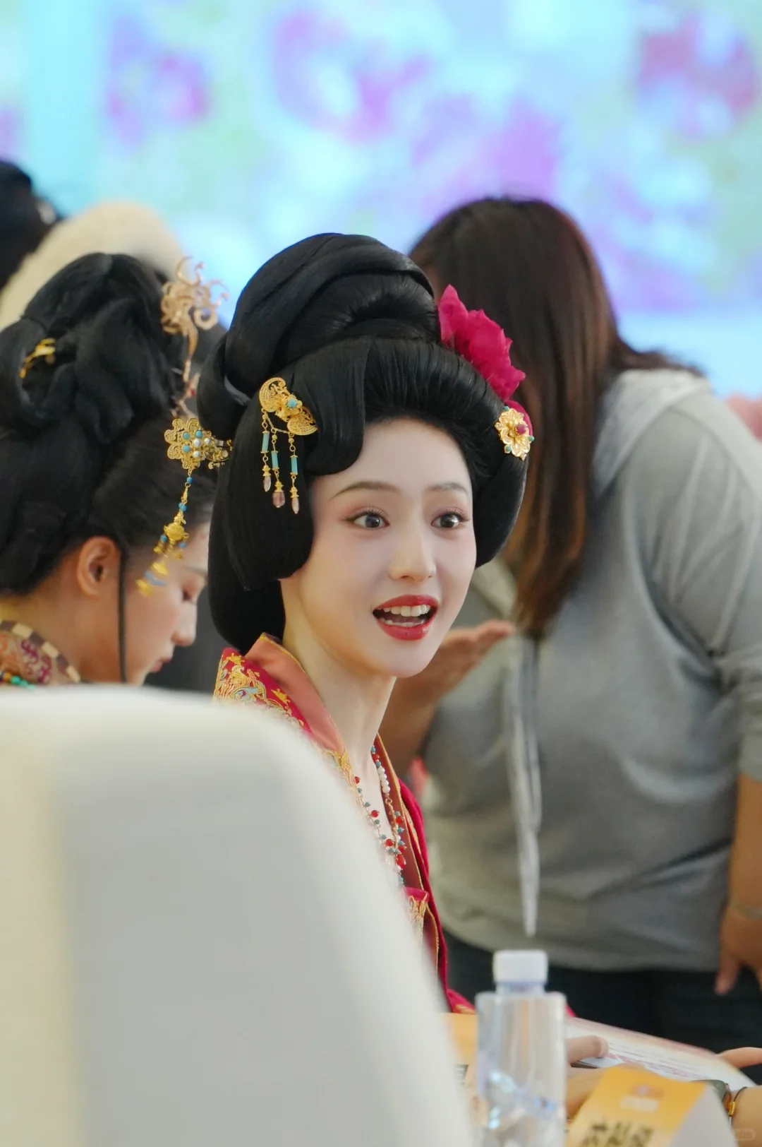 拍到了胡连馨好权威可爱的一张脸