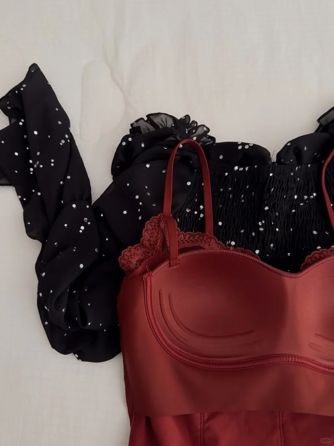 vocal！圣诞战袍预警！山楂红鱼骨吊带美晕😽