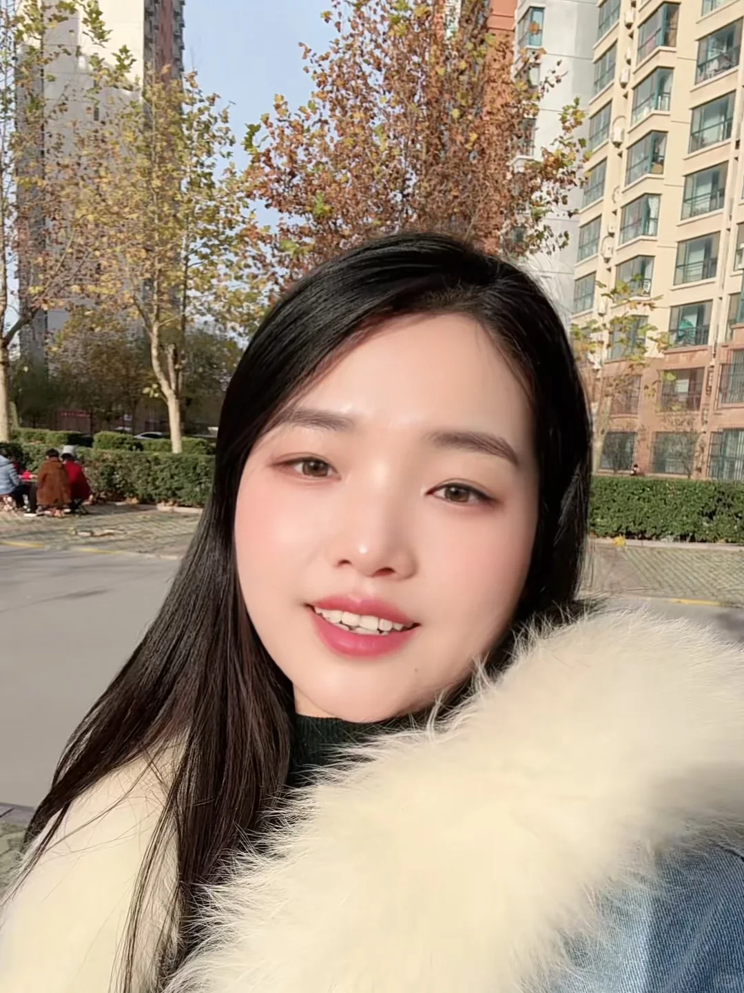 38岁楼下公园自然光下的皮肤