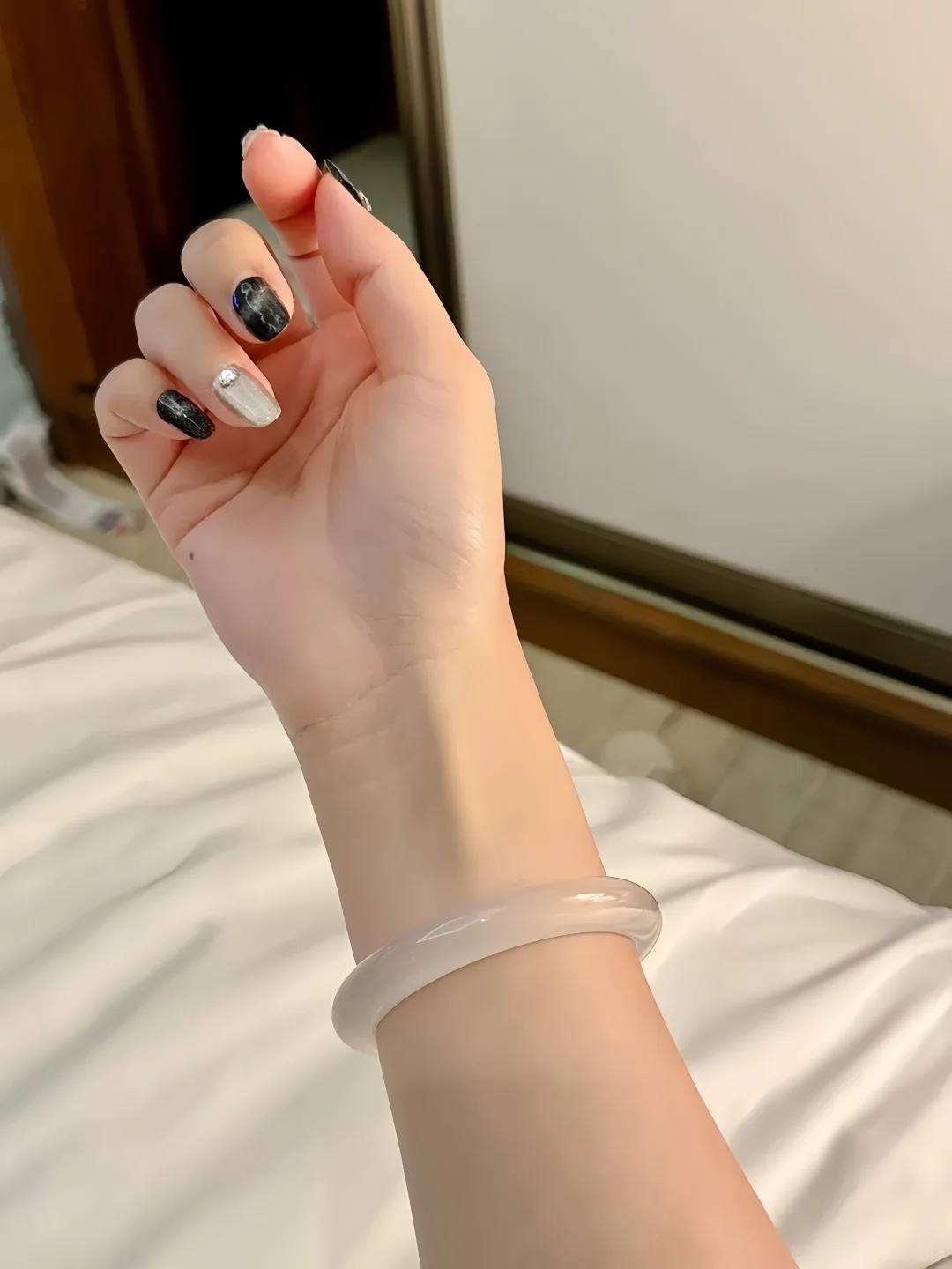 玉润人一生，镯护平安岁